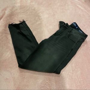 Hollister Ultra High-Rise Mom Jean